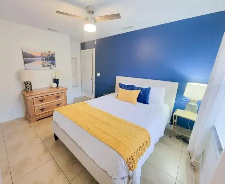 Relaxing, Spacious Home Central to everything Sarasota!