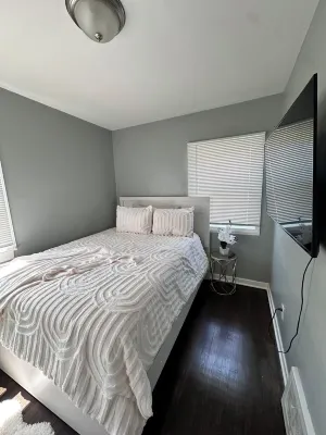 Relax in style: Chic 2 bedroom haven in brickell. Hotels near Convenient Shopping Center