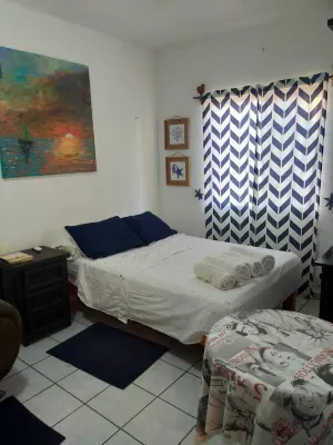 Winter Bird Retreat, with A/C, Pool, Beach Nearby, 10 Minutes from Bucerias. Hotels in Mezcales