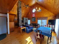 Cozy cottage with private waterfront & wifi Hotels in Faraday
