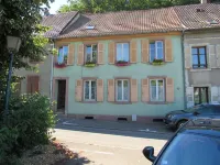 Bas House with courtyard + courtyard in Val D'Argent, central between Alsace.
