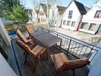 Comfortable 4-Star Roof Terrace Apartment, Quiet and Central, 4 Adults + 1 Baby فنادق في فارنيموند