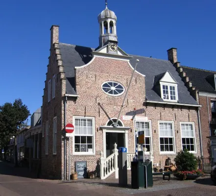 Central in Domburg: nice and cozy holiday home with free  parking space