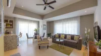 Luxury Condo at Zenith in the Heart of Romantic zone. Best Location 1BR/2Baths