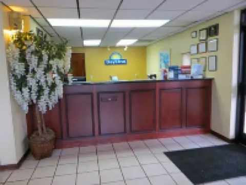 埃爾伯頓戴斯酒店 埃爾伯特縣酒店