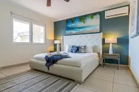 2BR/2BA Only a 5-minute walk from Eagle Beach!