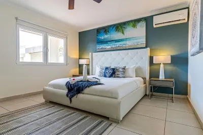 Family Apartment Steps from Eagle Beach