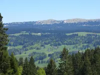 2nd floor apartment 130 m2 shared entrance Hotels in Le Chenit