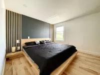 Brand-new Asian Wood style 4 Bedroom in Surf City