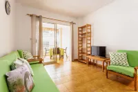 El Faro Apartment. Spacious, bright apartment in a quiet building Hoteles en Los Llanos de Aridane