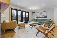 Tamarack Steamside Deluxe Chalet - Private Hot Tub