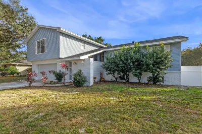 Theme Park Retreat, 4BR near Universal Studios Hotels near The Orlando Eye
