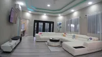 Pristine Modern 3-Bedroom Villa with Beautiful Outdoor Entertainment Area Hotel a Westerhall Land Settlement