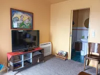 Cosy Self-contained Studio with Panoramic Views