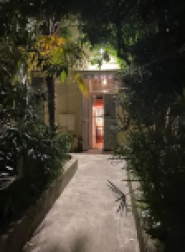 GARDEN OF OLEANDERS - a stone's throw from the Sea