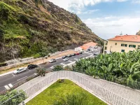Luxury house, Fully equipped, Private parking, Good access roads. Hotels in Ponta do Sol