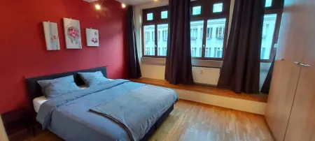 DUPLEX LOCATED IN THE HISTORIC HEART OF LIEGE Отели рядом со станцией Железнодорожная станция Лиге Гильминс