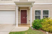 Southern Charm Meets City Comfort Hanes Mall附近的飯店