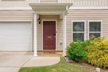 Southern Charm Meets City Comfort Отели рядом с достопримечательностью «Ханс Молл»