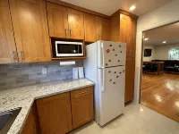 warm and sweet apartment 메타 헤드쿼터스 주변 호텔