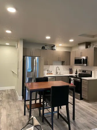 Private 1Bed 1Bath Guest Suite w/ 1 Parking Spot minutes from Edgefield