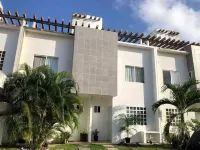 Casita Mora - Renovated house 3BR/4BA/AC