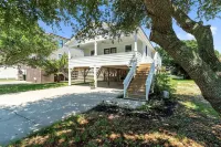 Obx Beach Box!  204 E Albatross St Milepost 10 Hotels near Michael Kors Outlet