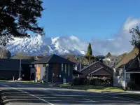 Blue Door Chalet - Ohakune Bach with spa.  Close to town centre.