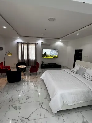 Coastal Retreat is situated just an 12minute drive to the Coast cape Castle 케이프코스트 테크니컬 대학 주변 호텔