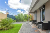 La Villa Jasmin Heated pool Jacuzzi Hotels in 