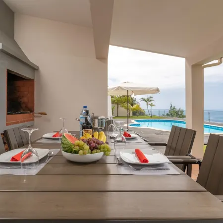 Sea View, Luxury, Comfort, Privacy, Free Wifi and Heated Pool