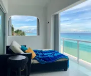 Sept- OCT Sale Spectacular Beach Front View-Relax in A Private Location