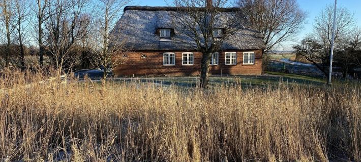 Beautiful thatched cottage on the German-Danish border near Sylt Hotels in Hojer