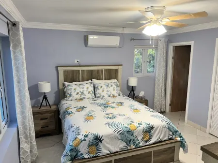 Private Villa,  2 minutes from the beach, 4 minutes to Georgetown