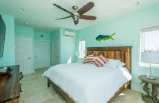 Luxury Villa! Courtesy SUV Included! PaddleBoards, Bikes, Chairs & More!