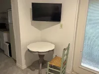 Charming 1-bedroom apartment in delightful Biscayne Park Hotel a North Miami