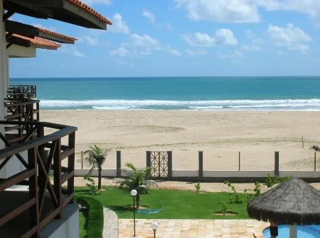 Beautiful 1 Bedroom Beachfront Condo on Taiba Beach Отели в г. Сан-Гонсалу-ду-Амаранти