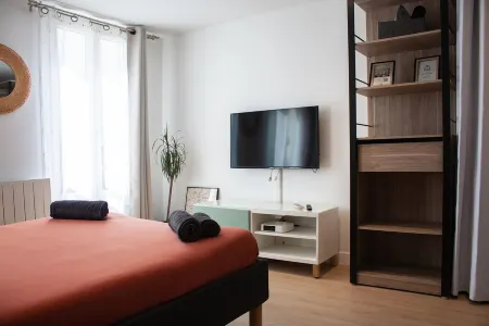 Cosy studio in the heart of the historic center Отели в г. Валь-д’Уаз