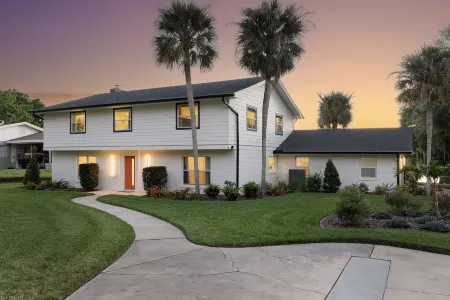 Lake-Walk2LEGOLAND-Heated SaltWtr Pool-Putting Green-Beach-Fire Pit-Dock-Sunsets Отели в г. Сайприс-Гарденс