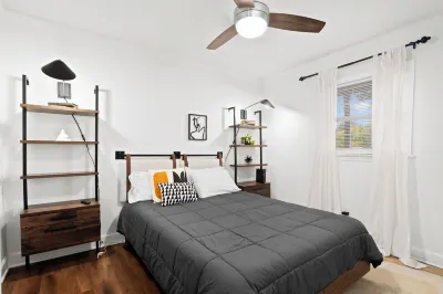 Ultimate Luxury 3 Bedroom In The Heart Of City Arkham Comix附近的飯店