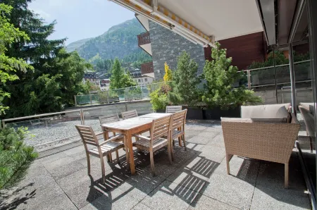 La Villa Emeline - Apartment Emilie Отели рядом с достопримечательностью «Маттерхорн»