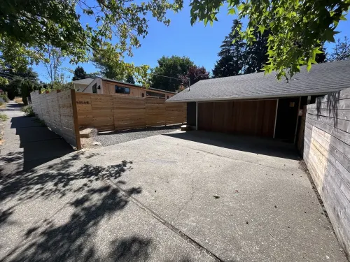 Abodu Modern Cottage 2bd with hot tub - walkable to Greenlake