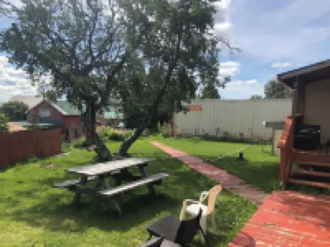 Bear Paw Inn Hotel a 