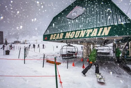 Cozy Cabin Vibes with Fireplace & Hot Tub