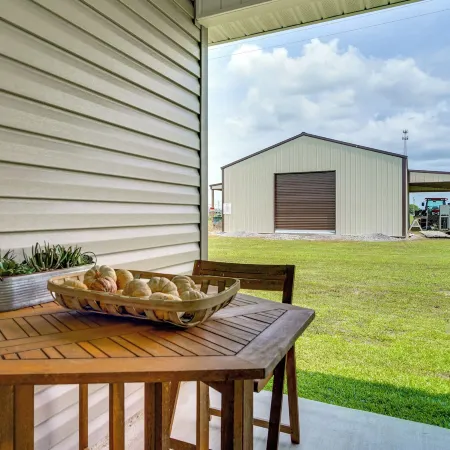 12 Mi to Avery Island: Spacious Family Home!
