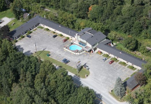 오텔 모텔 라 마르키즈