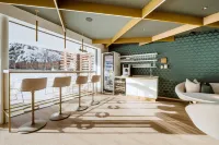 Crystls Aparthotel - bar