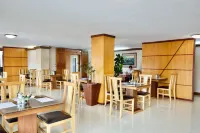 Hotel Santa Monica Hotels in Cuenca