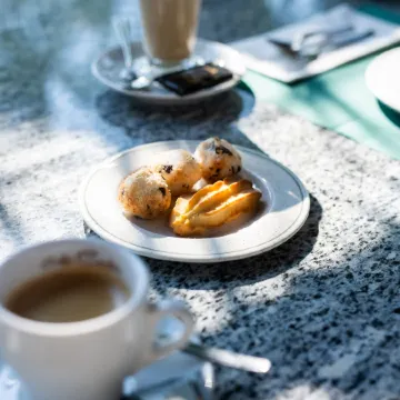 Ascona Lodge, Pool & Garden Retreat