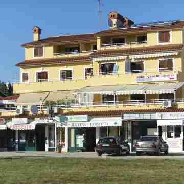 Pansion Valbruna Hotel Exterior